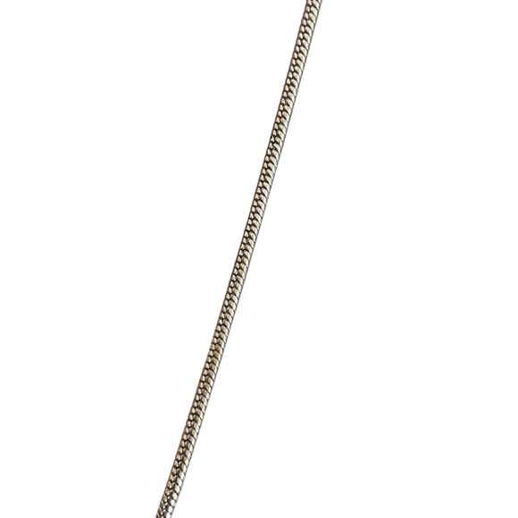 Elegant Silver Necklace - Picture 4 of 7